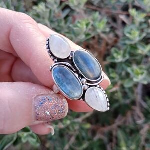***Sale*** New Kyanite & Rainbow Moonstone 925 Silver Ring.